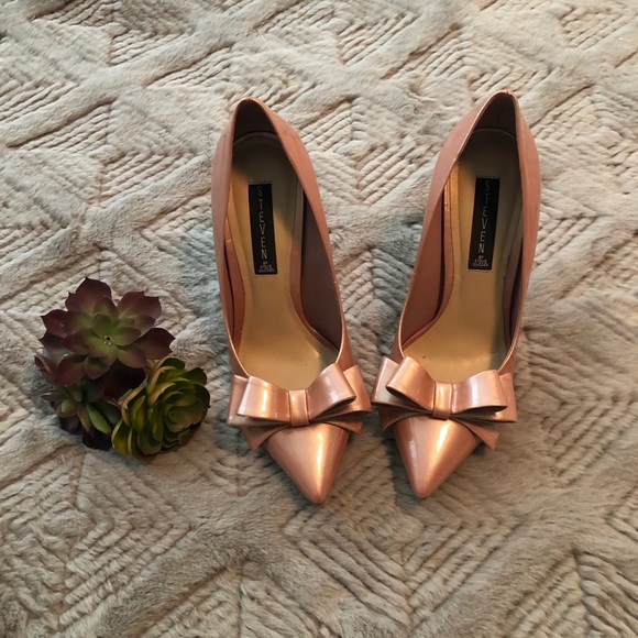 Steven By Steve Madden Shoes - Adorable pink bow Steven by Steve Madden pumps